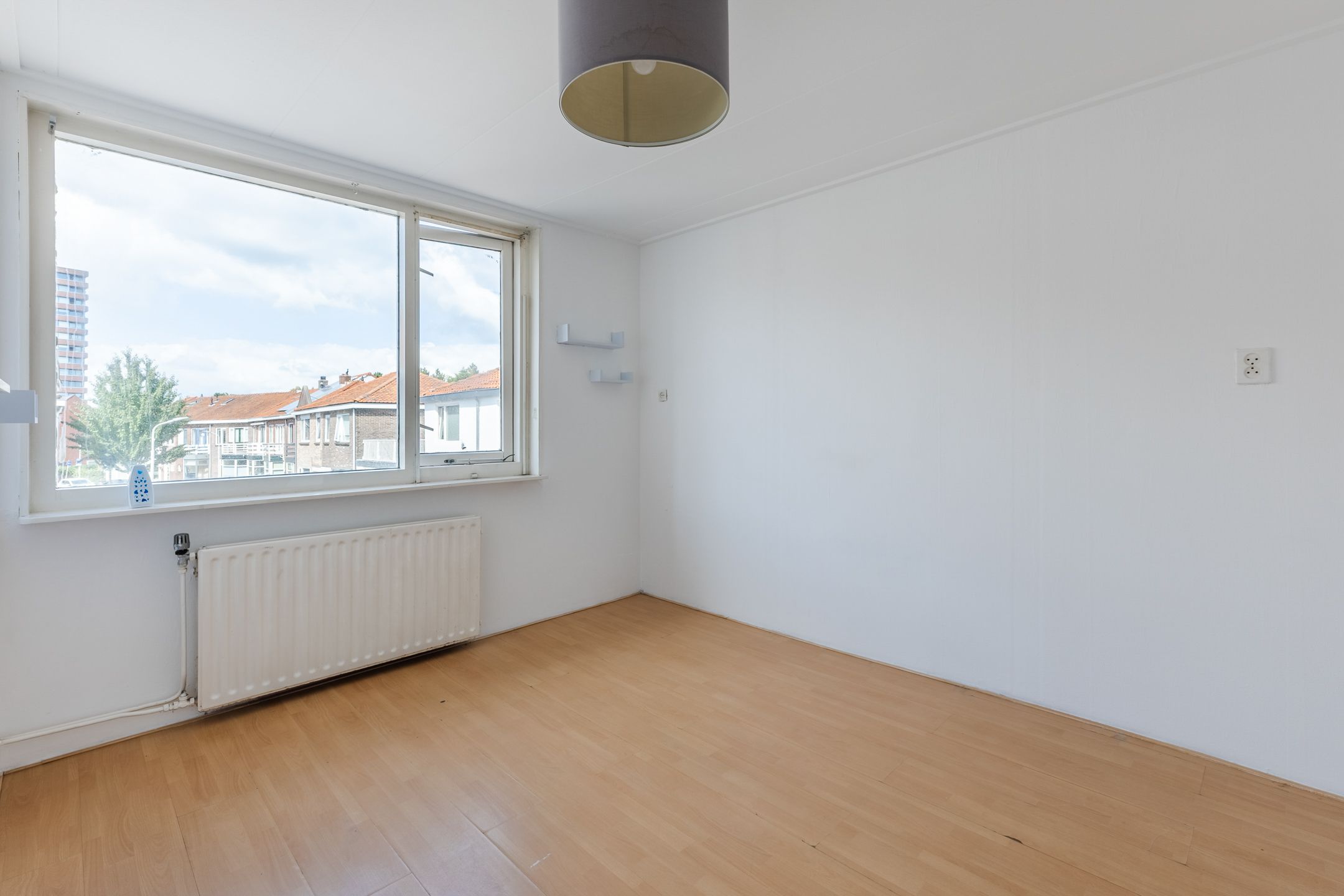 Spacious corner home with new foundation and five bedrooms in Rosmolenbuurt — 21