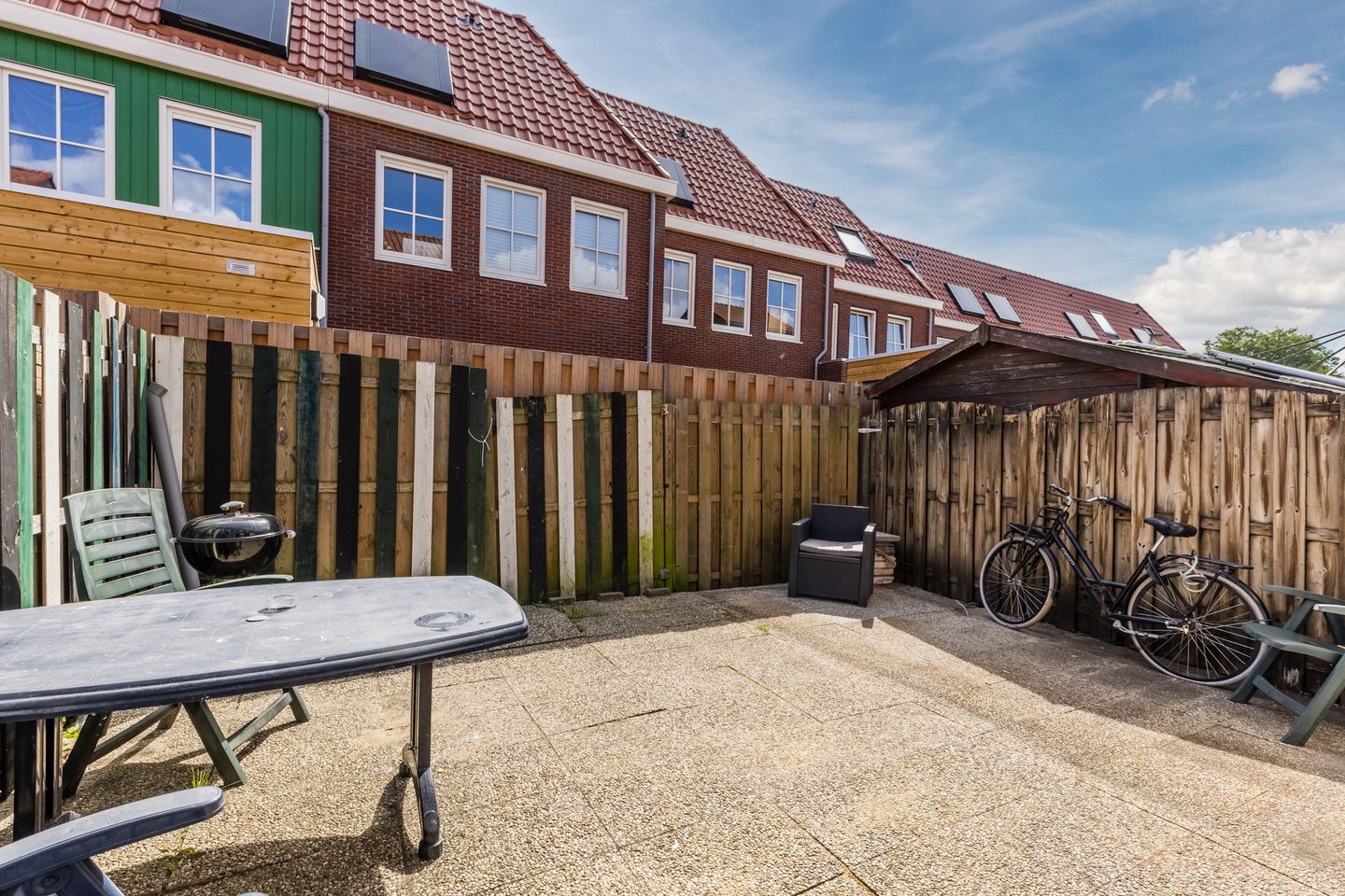 Spacious corner home with new foundation and five bedrooms in Rosmolenbuurt — 34