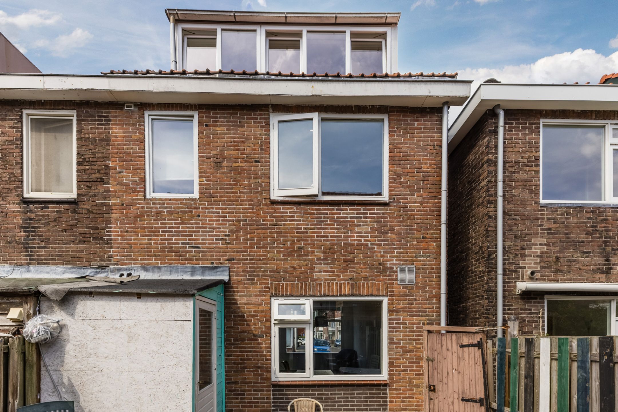 Spacious corner home with new foundation and five bedrooms in Rosmolenbuurt — 33