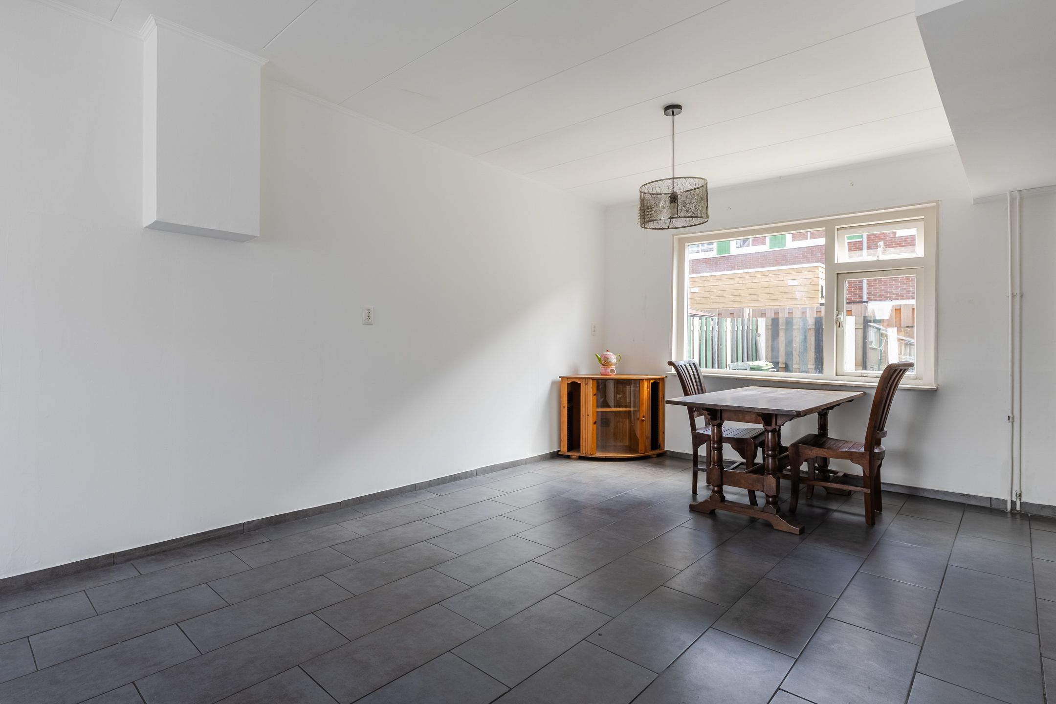 Spacious corner home with new foundation and five bedrooms in Rosmolenbuurt — 12