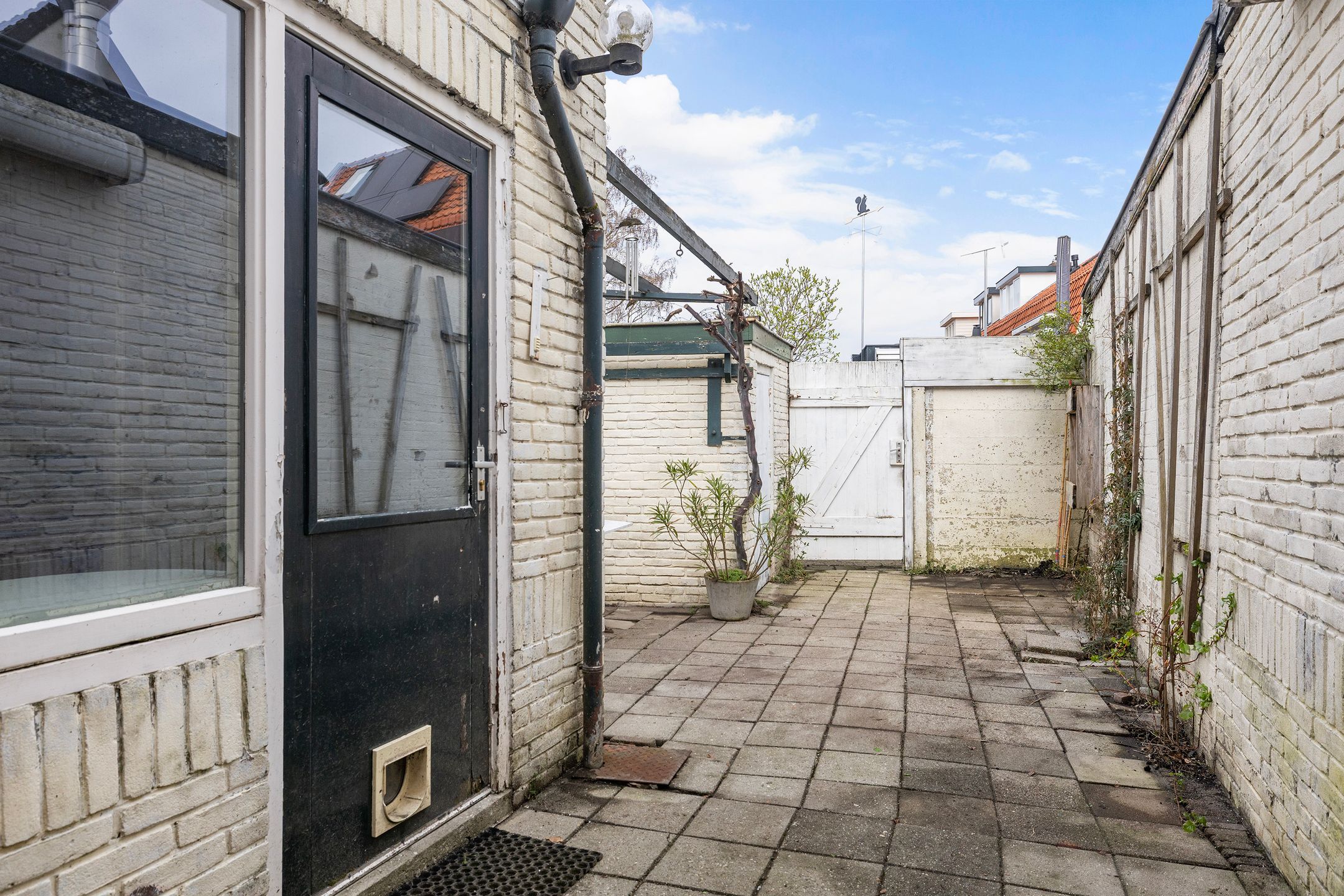 Pre-War Terraced House with Potential in Zeist — 12