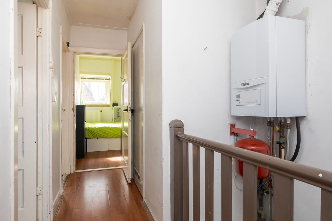 Pre-War Terraced House with Potential in Zeist — 17