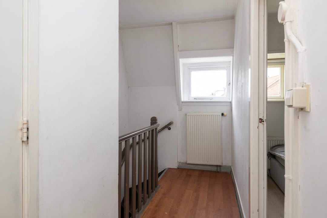 Pre-War Terraced House with Potential in Zeist — 16