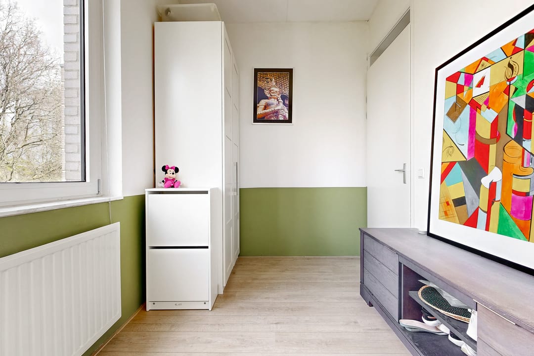 Bright Corner Apartment with South-Facing Balcony Near City Center — 16