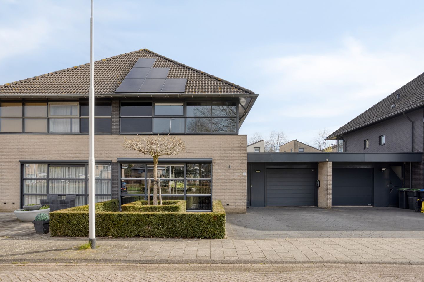 Foto 1 van Makkumplein 4