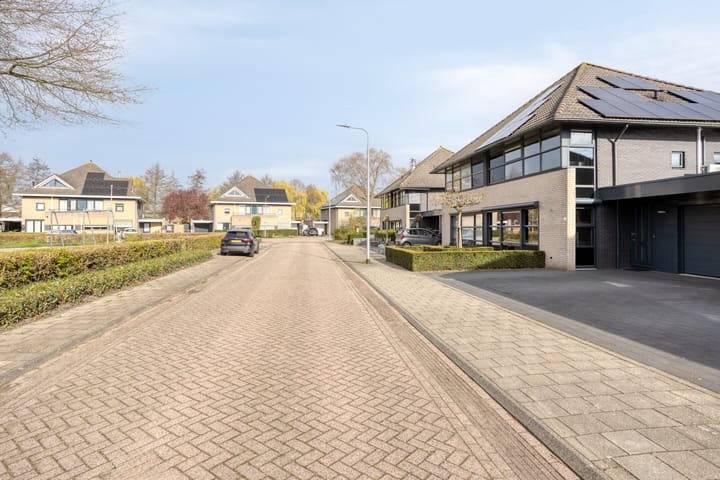 Foto 3 van Makkumplein 4