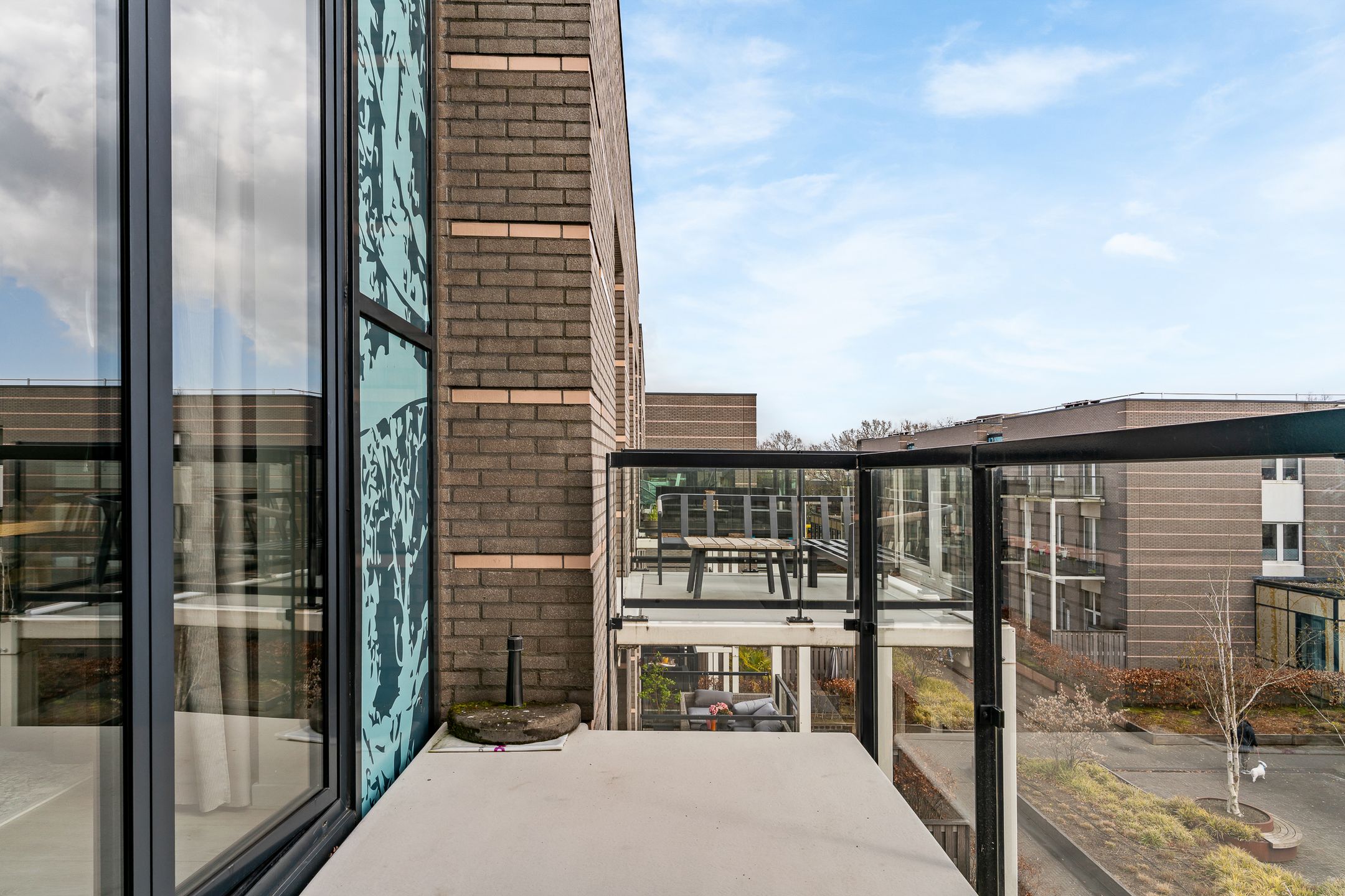 Bright Corner Apartment with South-Facing Balcony Near City Center — 18