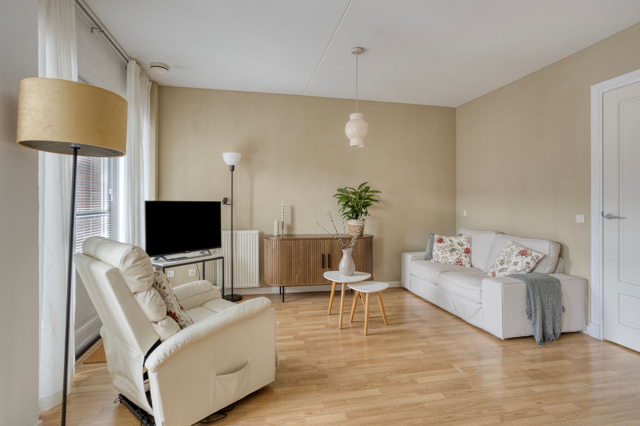 Photo 3 of Julianaplein 19