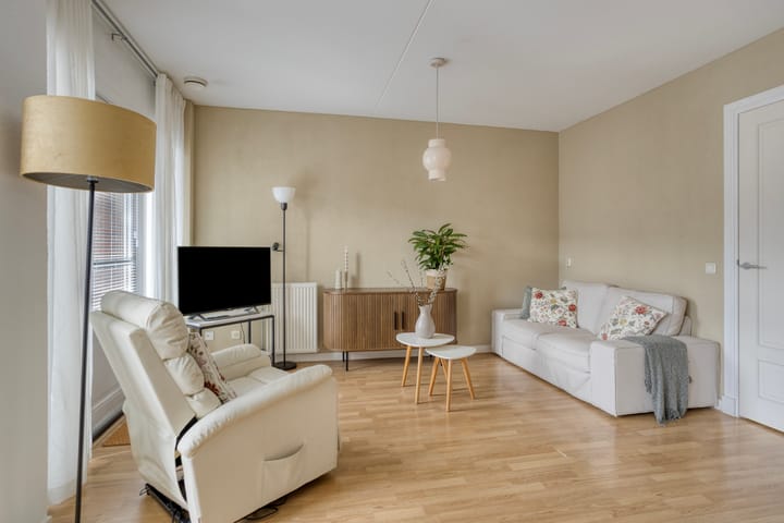 Photo 3 of Julianaplein 19