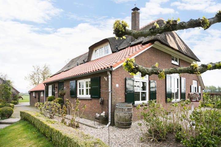 Photo 2 of Schiphorsterstraat 6