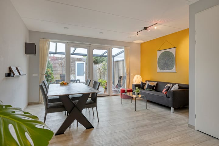 Photo 2 of van Kinsbergenstraat 10