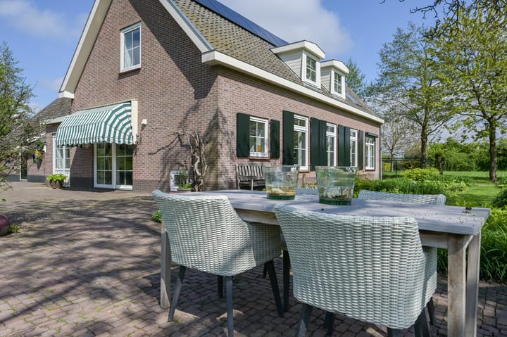 Vrijstaande woning te koop: Middelaarseweg 8, Hoevelaken