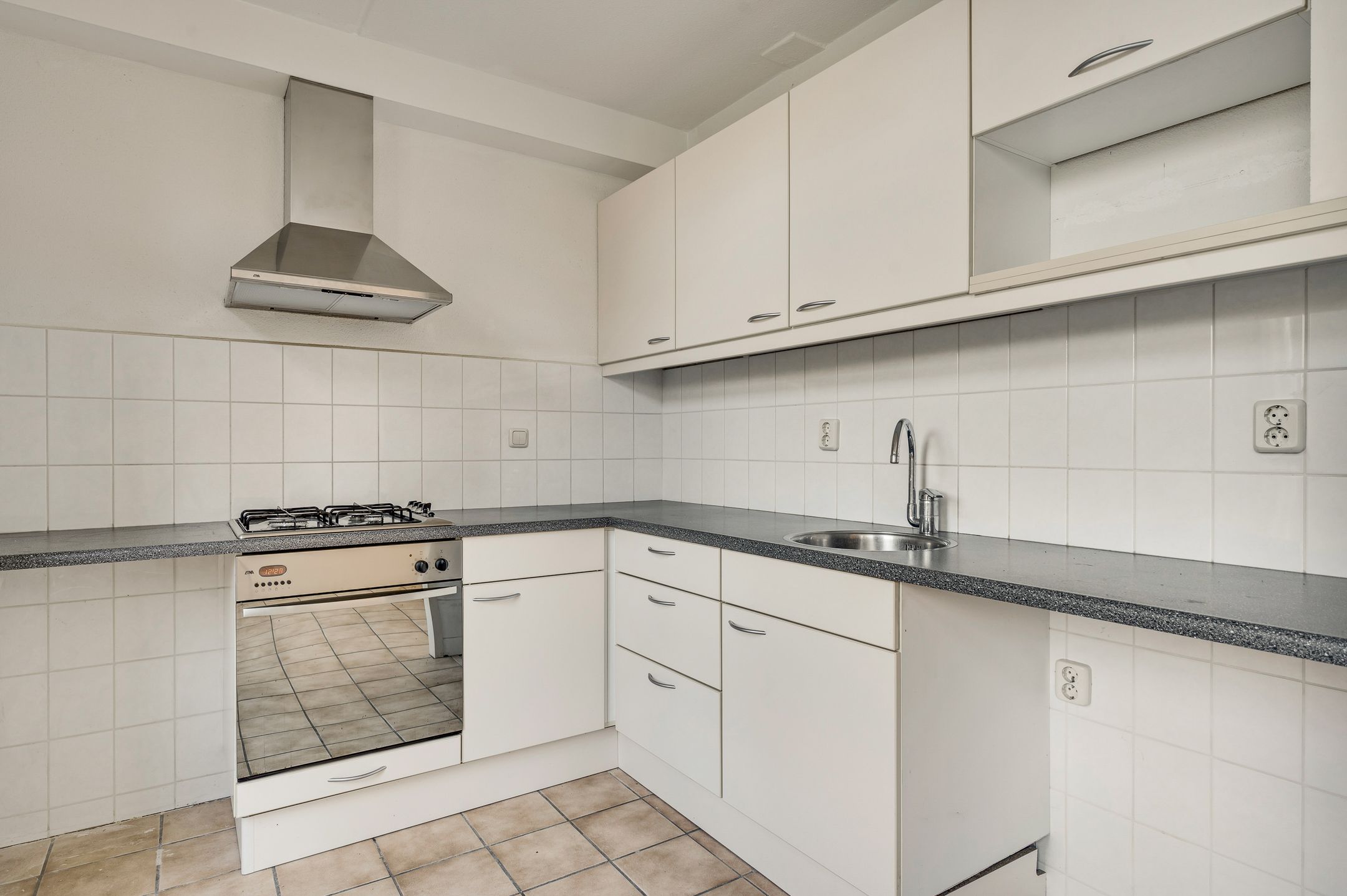 Photo 3 of Gamanderweerd 8