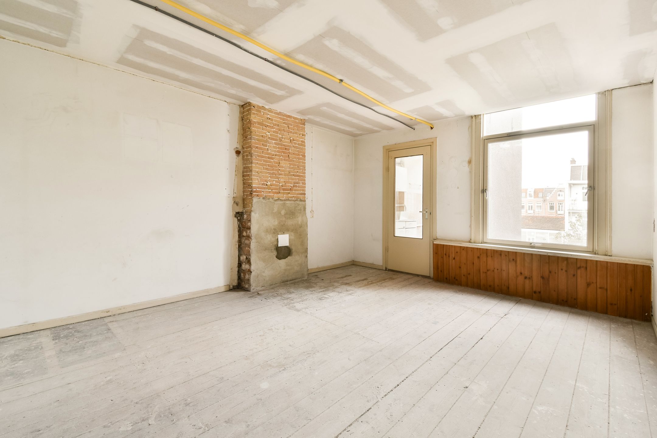 Photo 3 of Van Oldenbarneveldtstraat 64-3