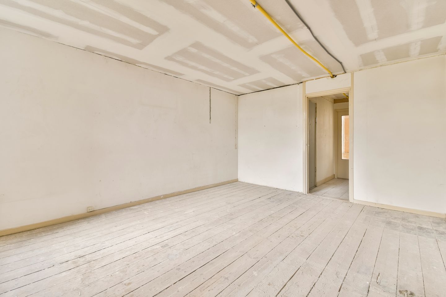 Photo 4 of Van Oldenbarneveldtstraat 64-3