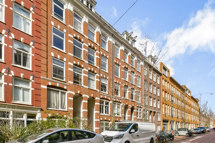 Photo 5 of Van Oldenbarneveldtstraat 64-3