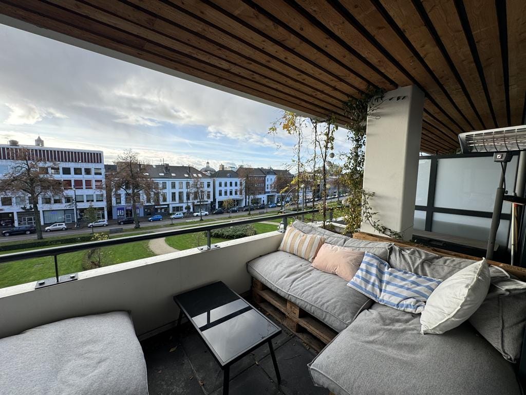 Foto 12 van Jansbuitensingel 20-53