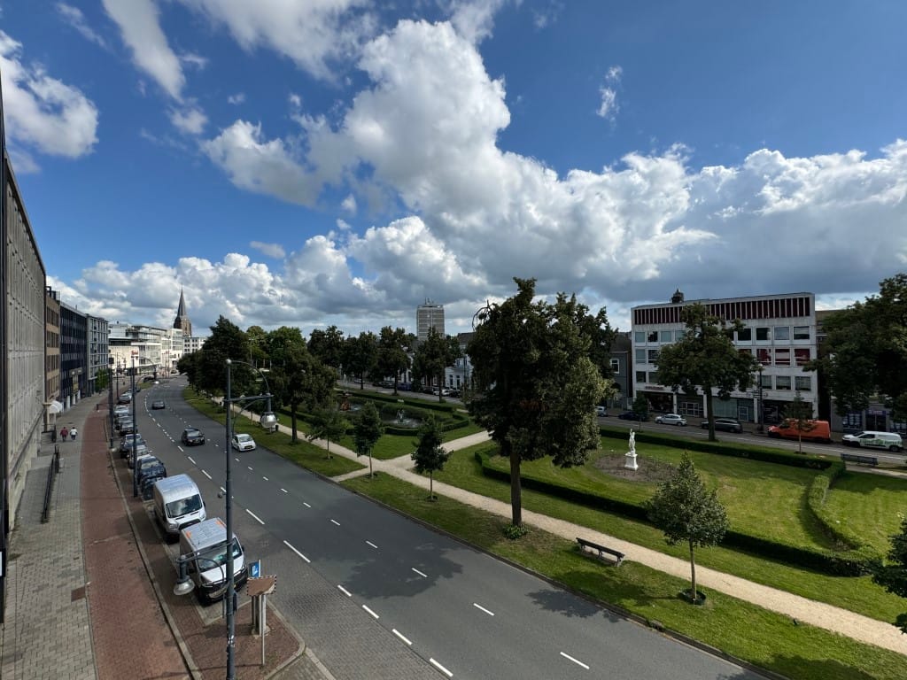 Foto 13 van Jansbuitensingel 20-53