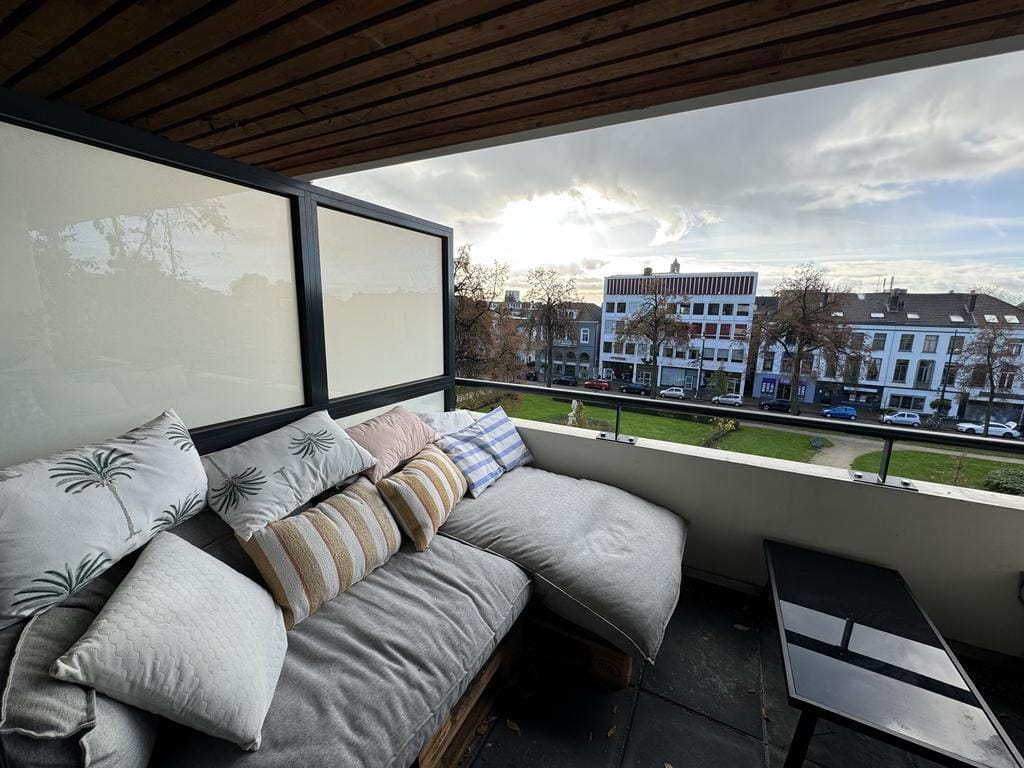 Foto 11 van Jansbuitensingel 20-53