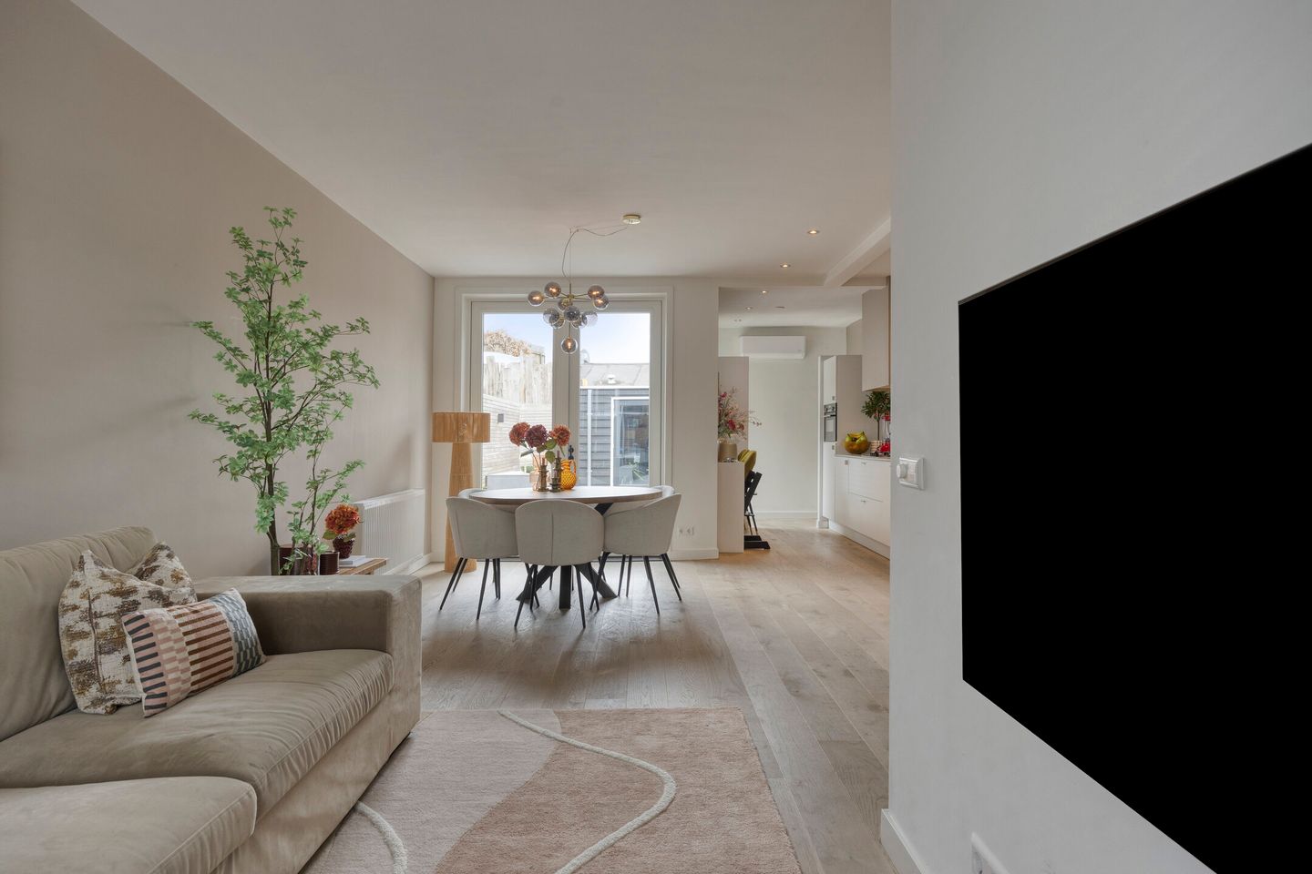 Foto 14 van Rozemarijnstraat 30