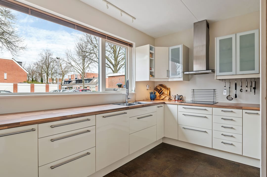 Ruime eengezinswoning met vijf slaapkamers en zonnige tuin in Hoofddorp — 13