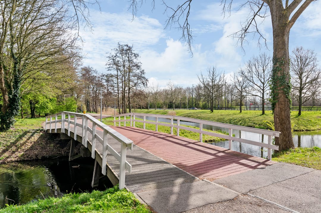 Ruime eengezinswoning met vijf slaapkamers en zonnige tuin in Hoofddorp — 37