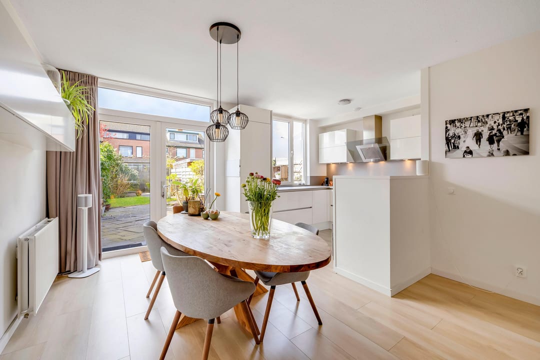 Renovated Terraced House with Deep Garden Near Haringvliet — 17