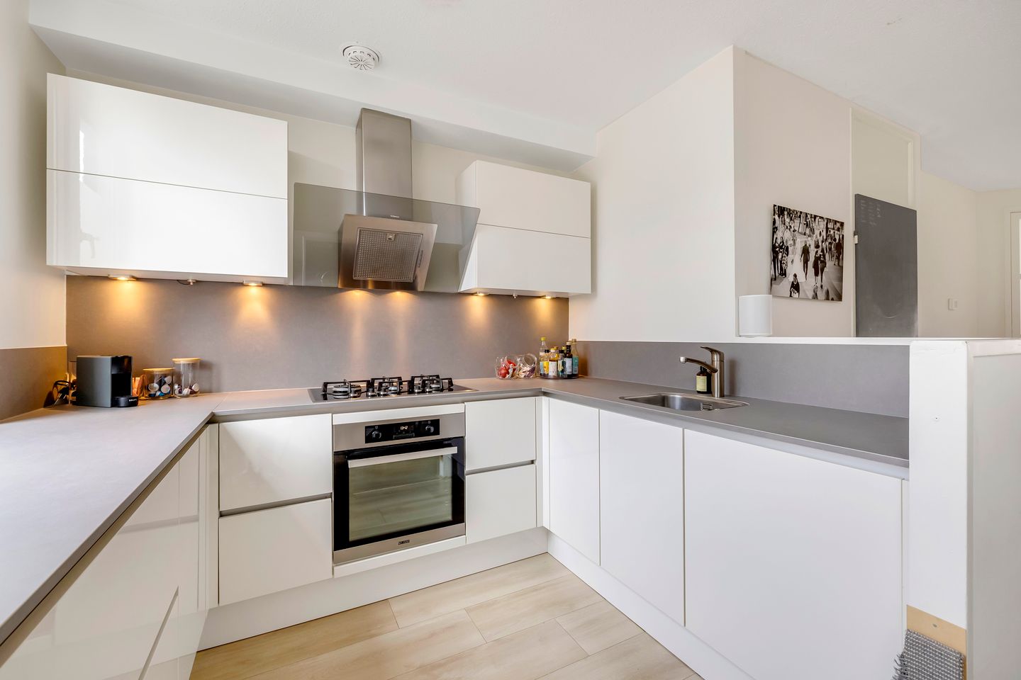Renovated Terraced House with Deep Garden Near Haringvliet — 19