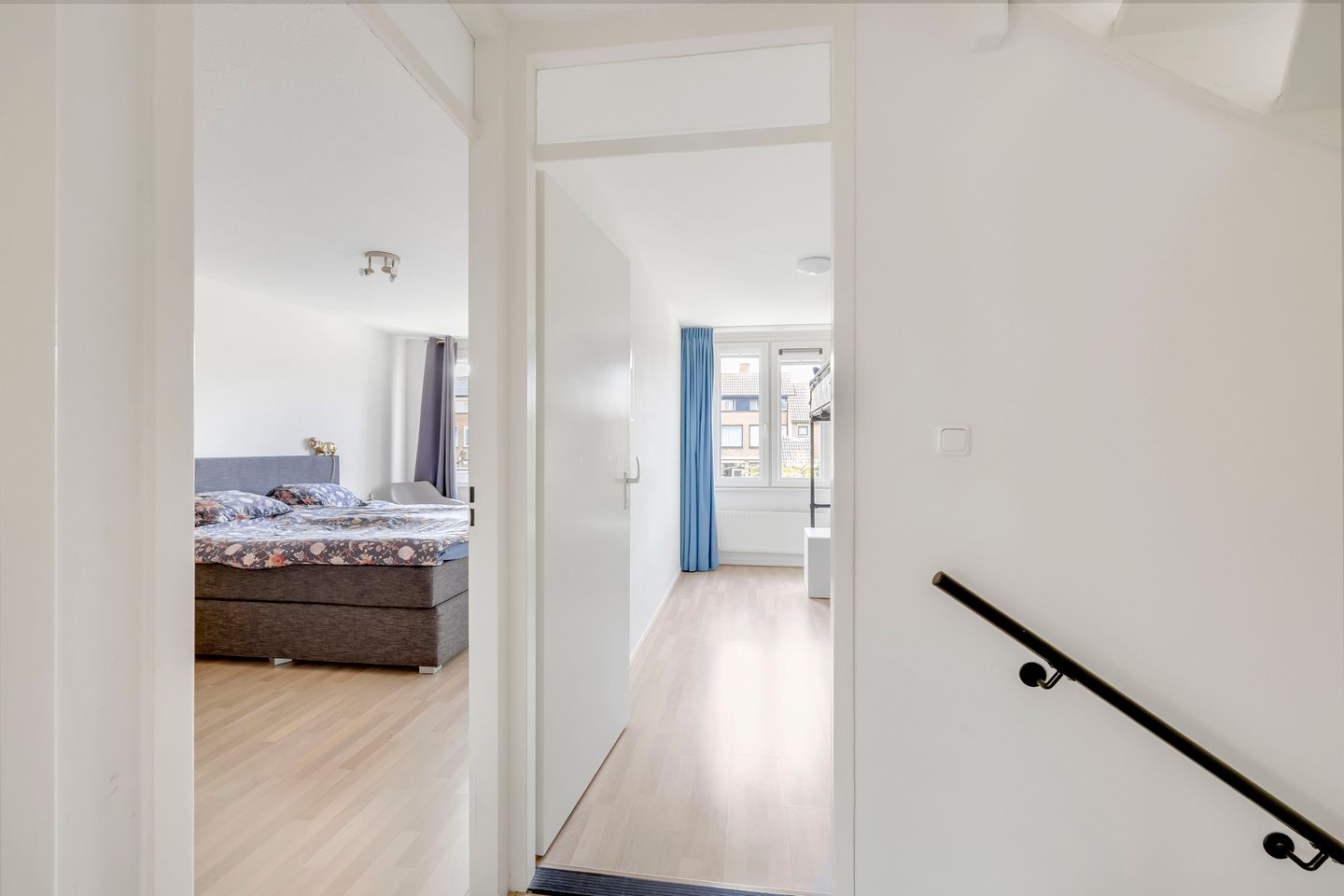 Renovated Terraced House with Deep Garden Near Haringvliet — 25