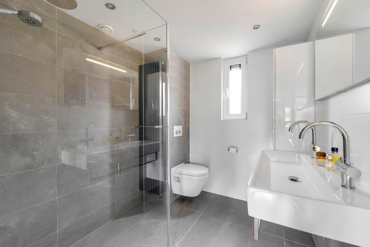 Photo 5 of Kompas 18