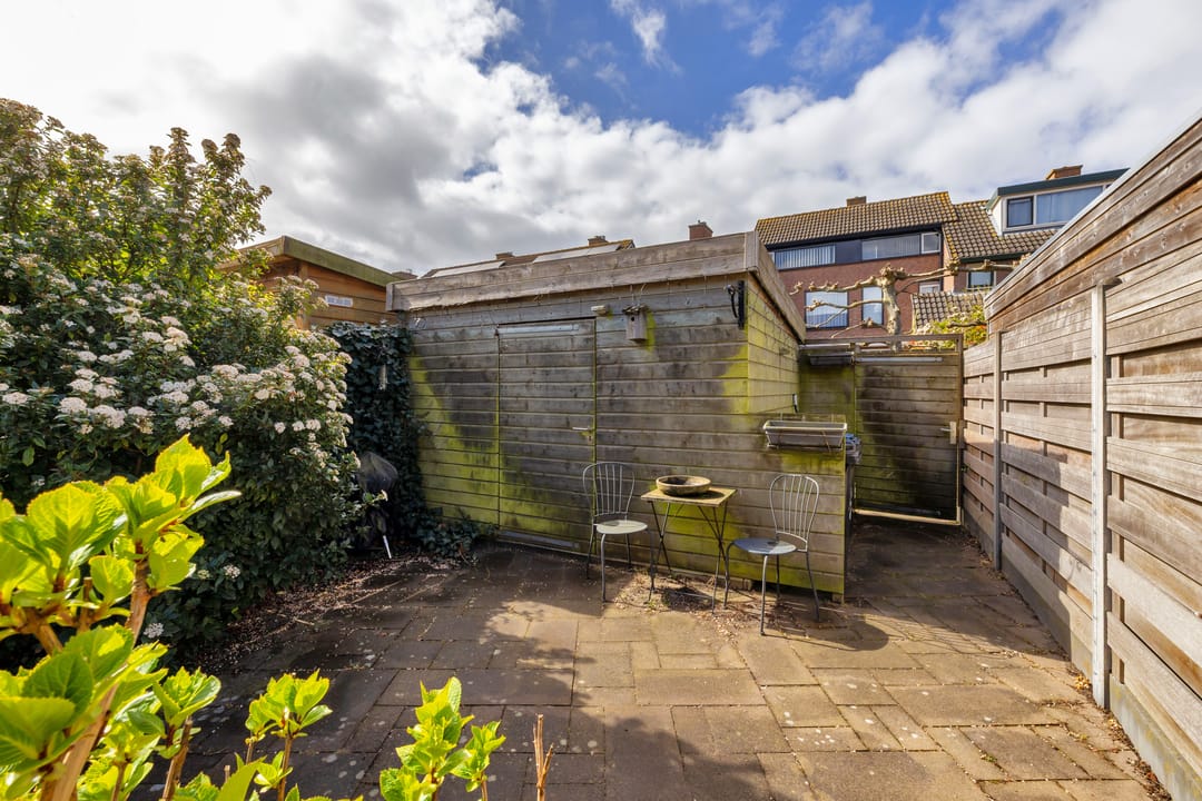 Renovated Terraced House with Deep Garden Near Haringvliet — 22