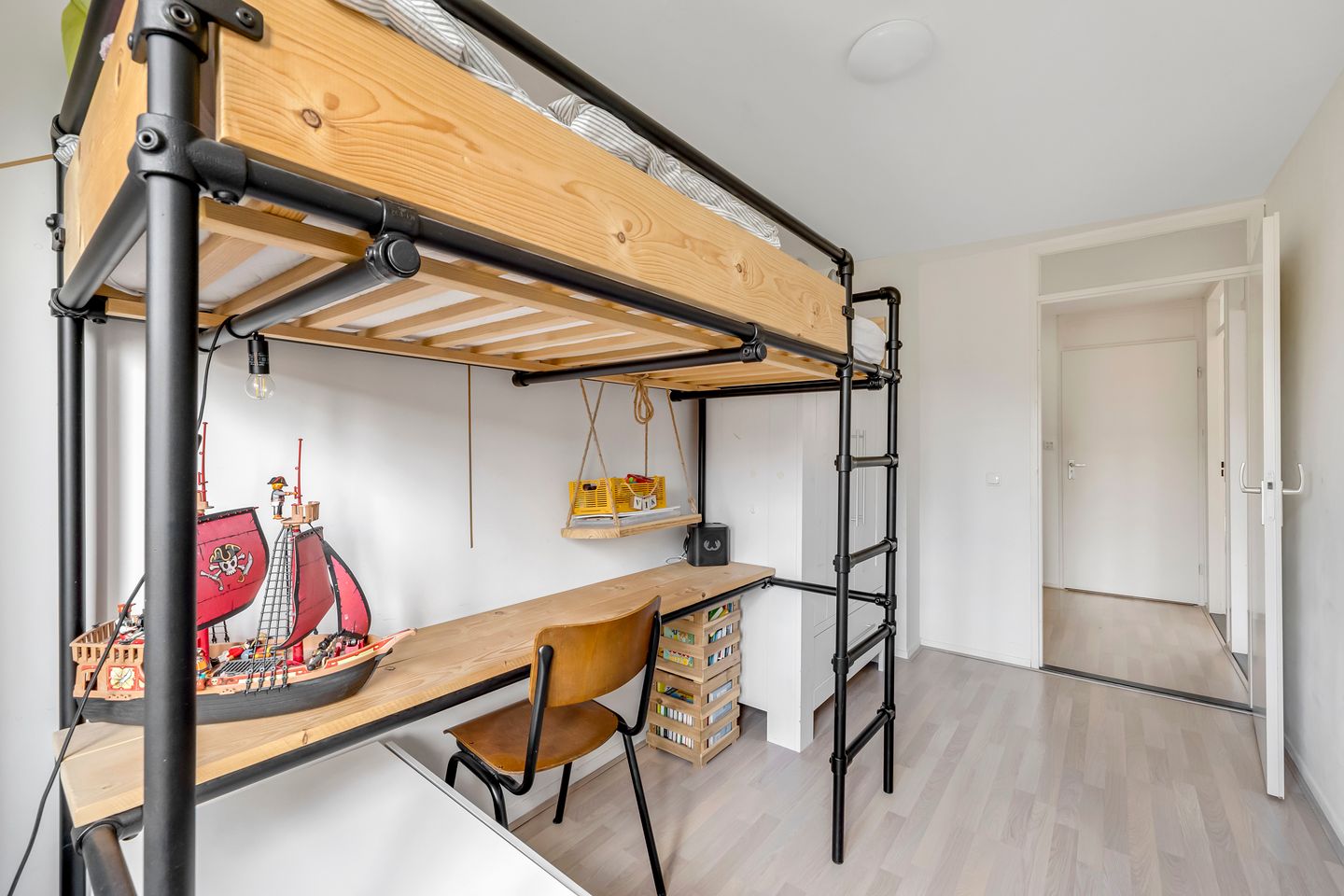Renovated Terraced House with Deep Garden Near Haringvliet — 29