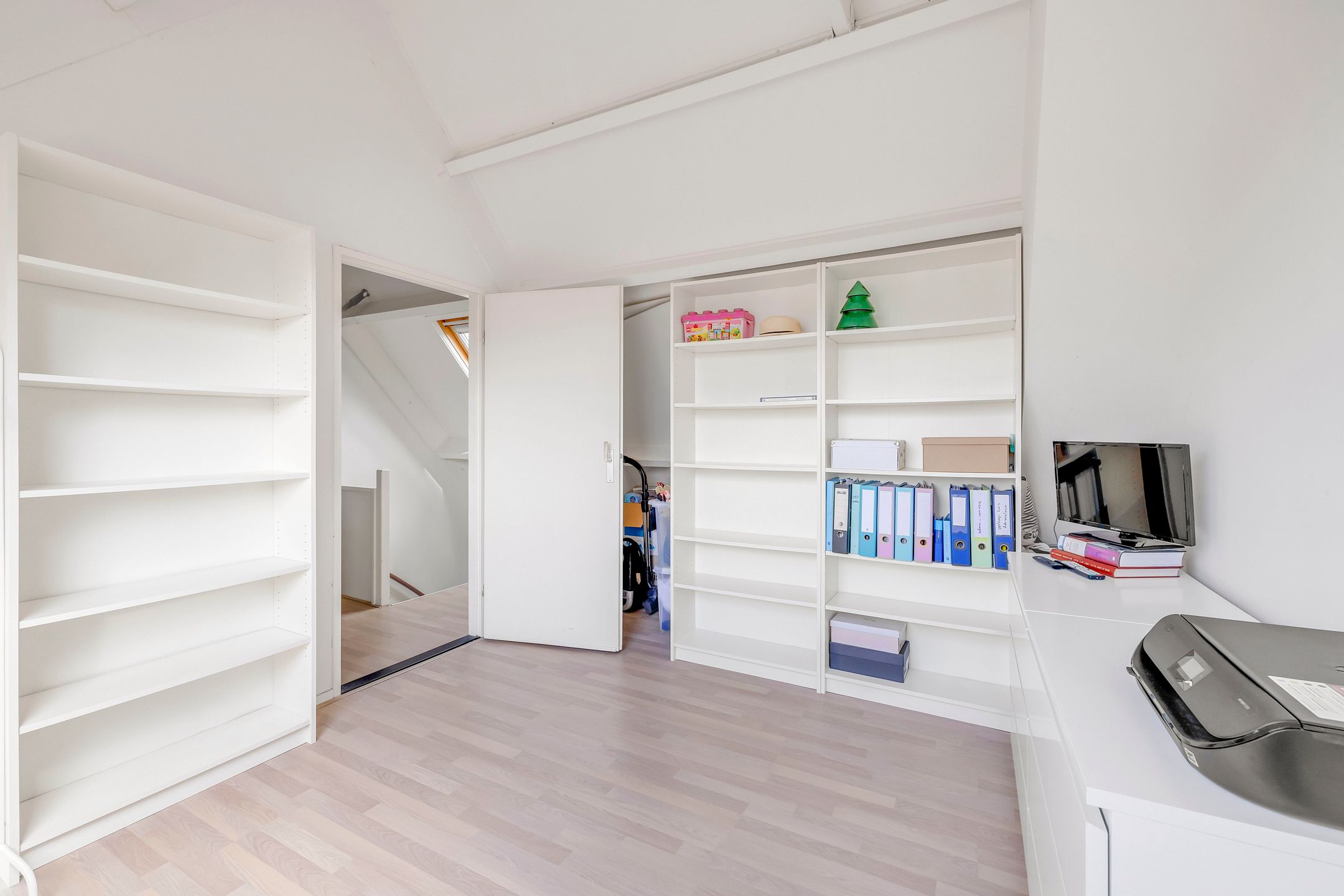 Renovated Terraced House with Deep Garden Near Haringvliet — 39