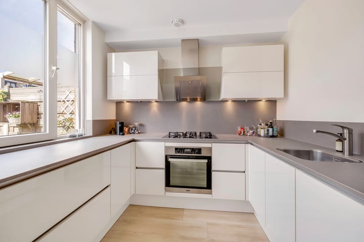 Photo 3 of Kompas 18