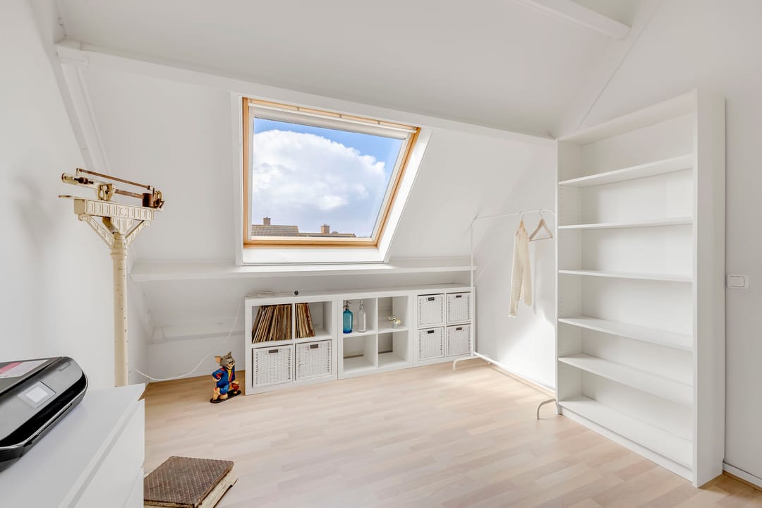 Renovated Terraced House with Deep Garden Near Haringvliet — 38