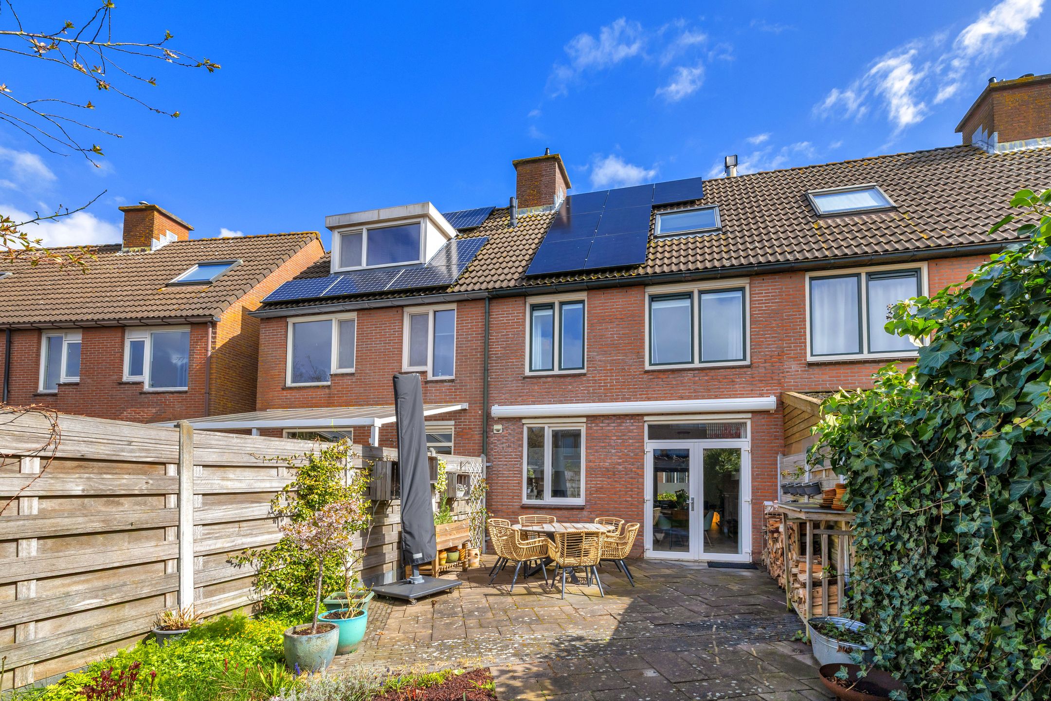 Renovated Terraced House with Deep Garden Near Haringvliet — 24