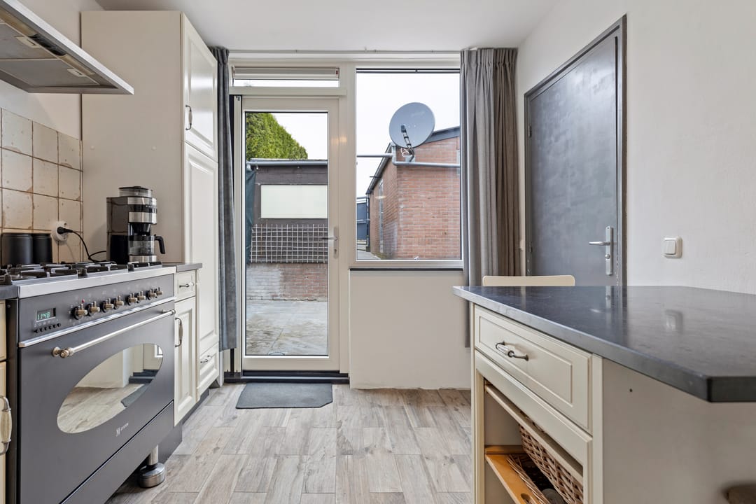 Photo 16 of Vijverstraat 45