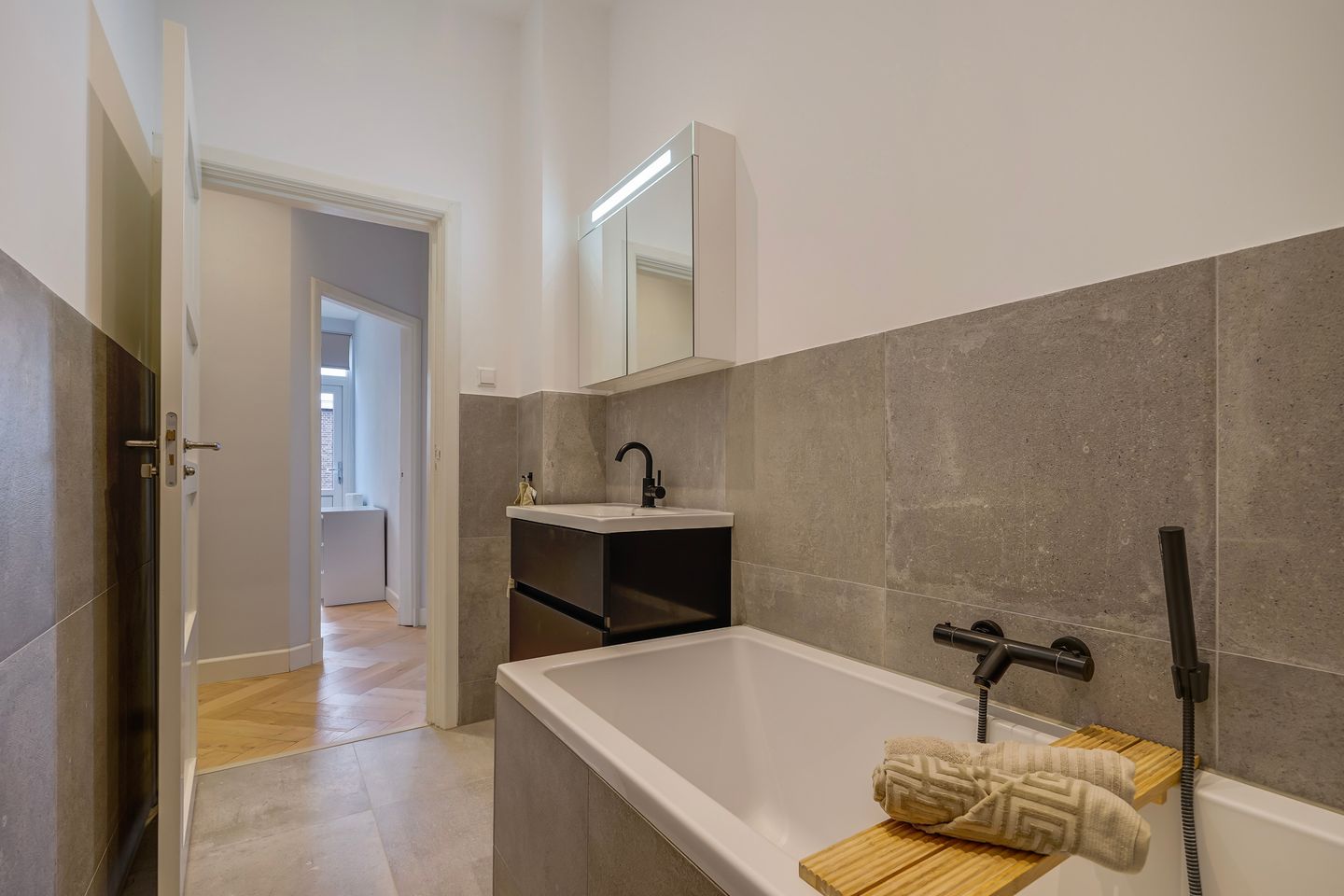 Spacious Corner Double-Top Apartment in Vruchtenbuurt — 29