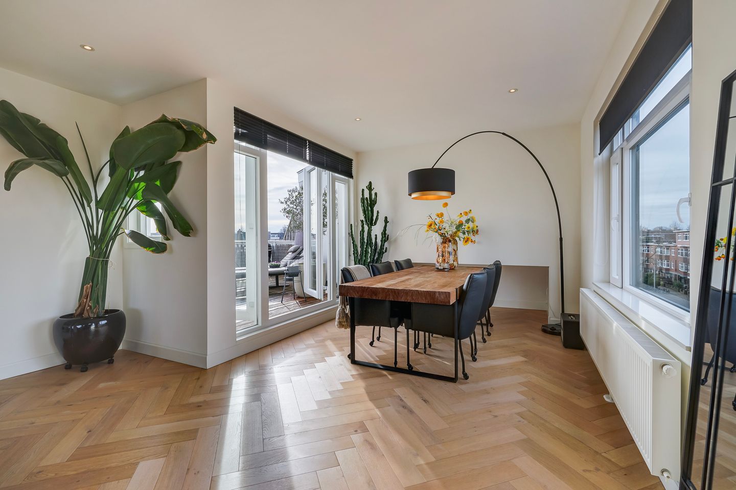 Spacious Corner Double-Top Apartment in Vruchtenbuurt — 44