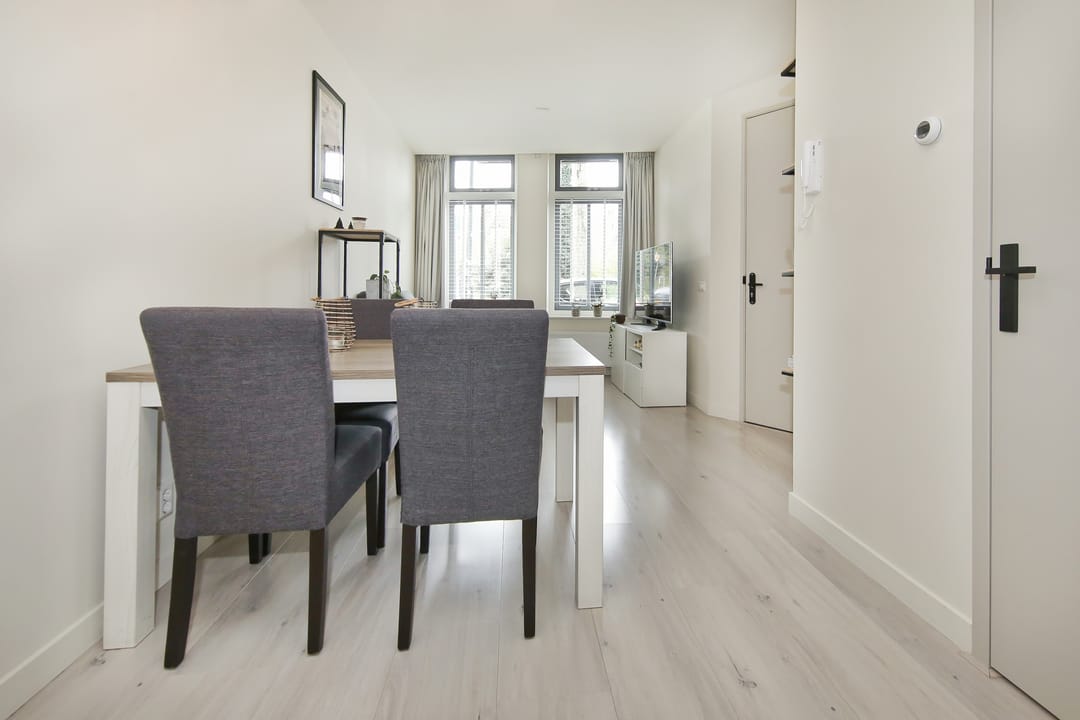 Move-in ready ground floor apartment with garden and church view in Haarlem center — 13