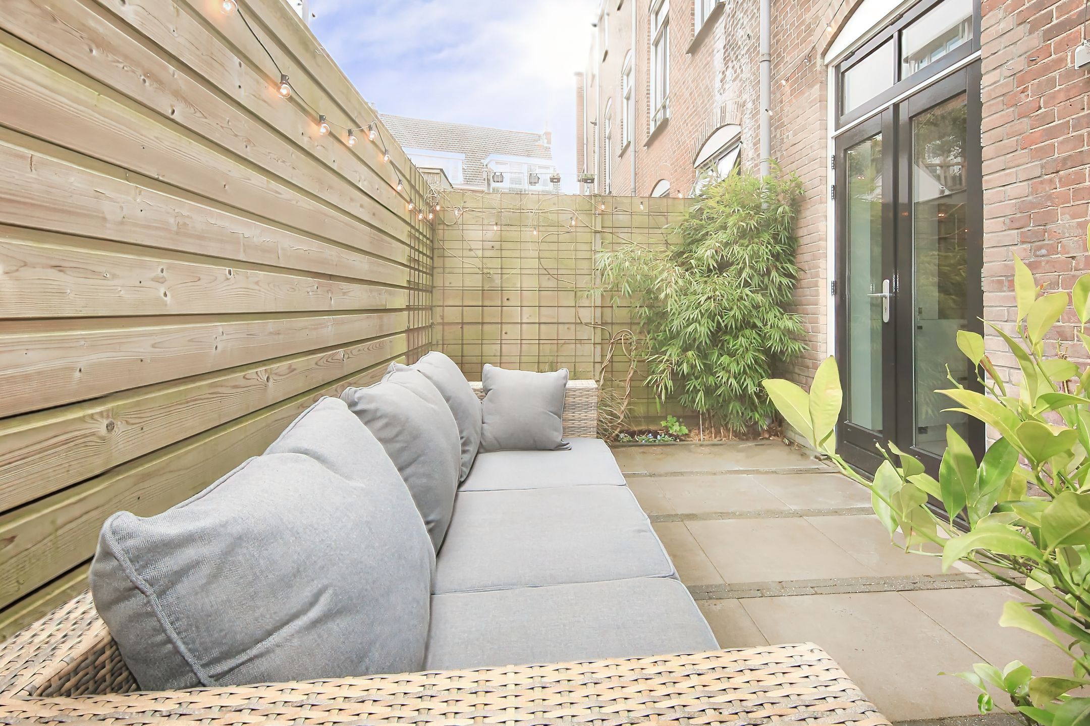 Move-in ready ground floor apartment with garden and church view in Haarlem center — 18