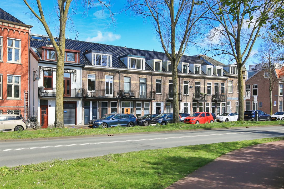 Move-in ready ground floor apartment with garden and church view in Haarlem center — 32