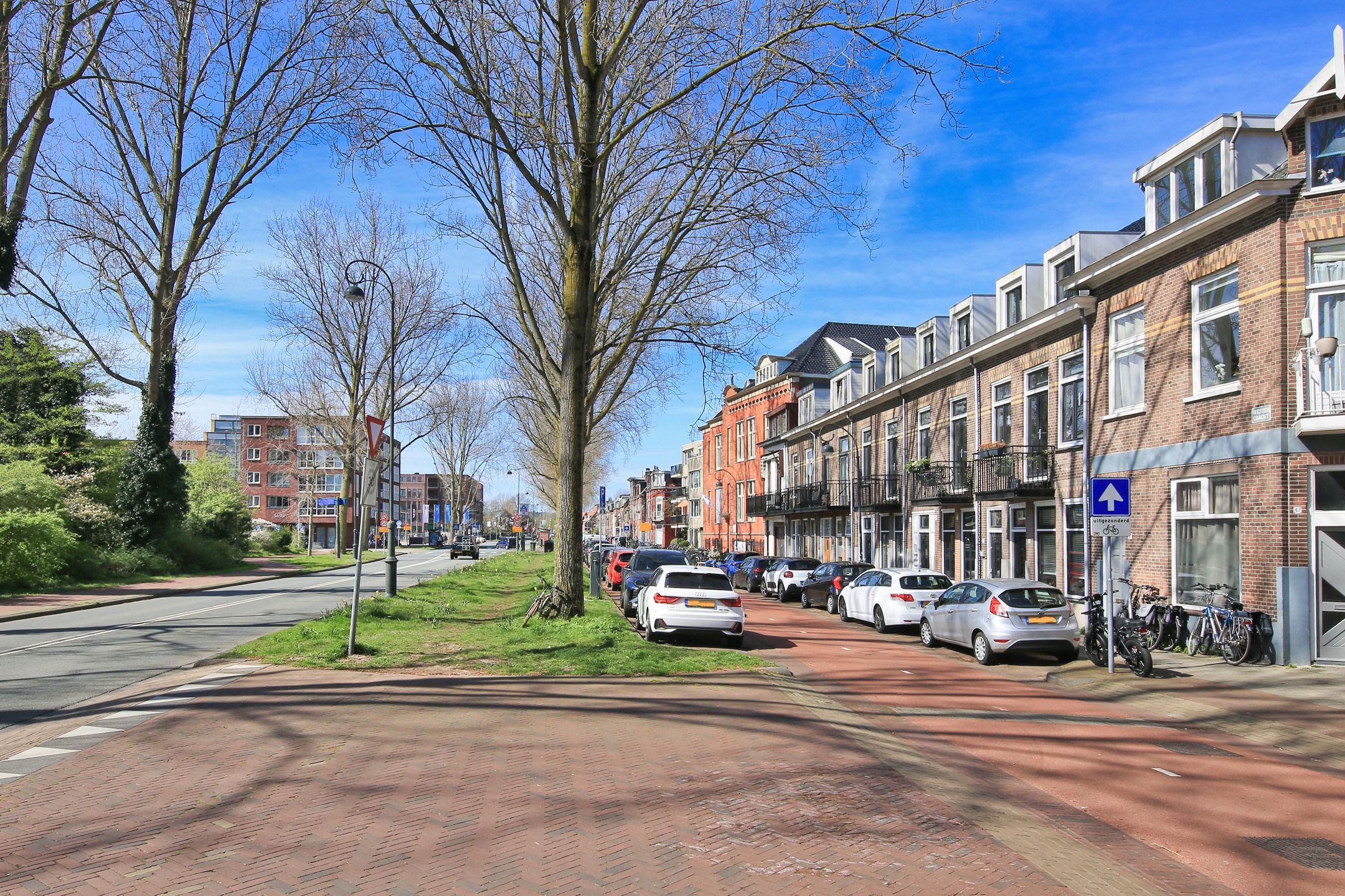 Move-in ready ground floor apartment with garden and church view in Haarlem center — 33
