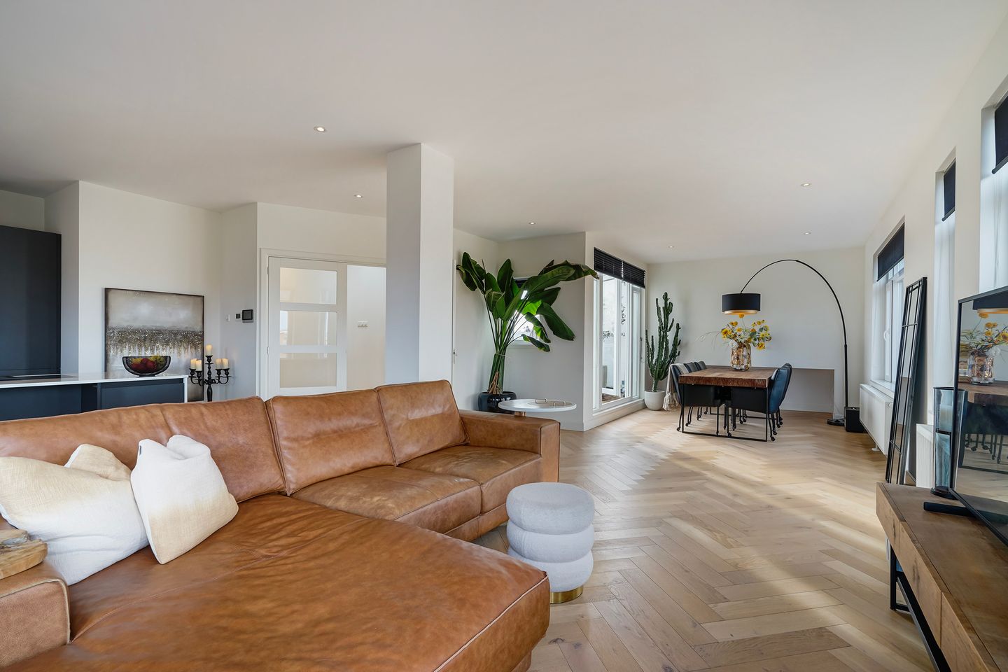Spacious Corner Double-Top Apartment in Vruchtenbuurt — 35