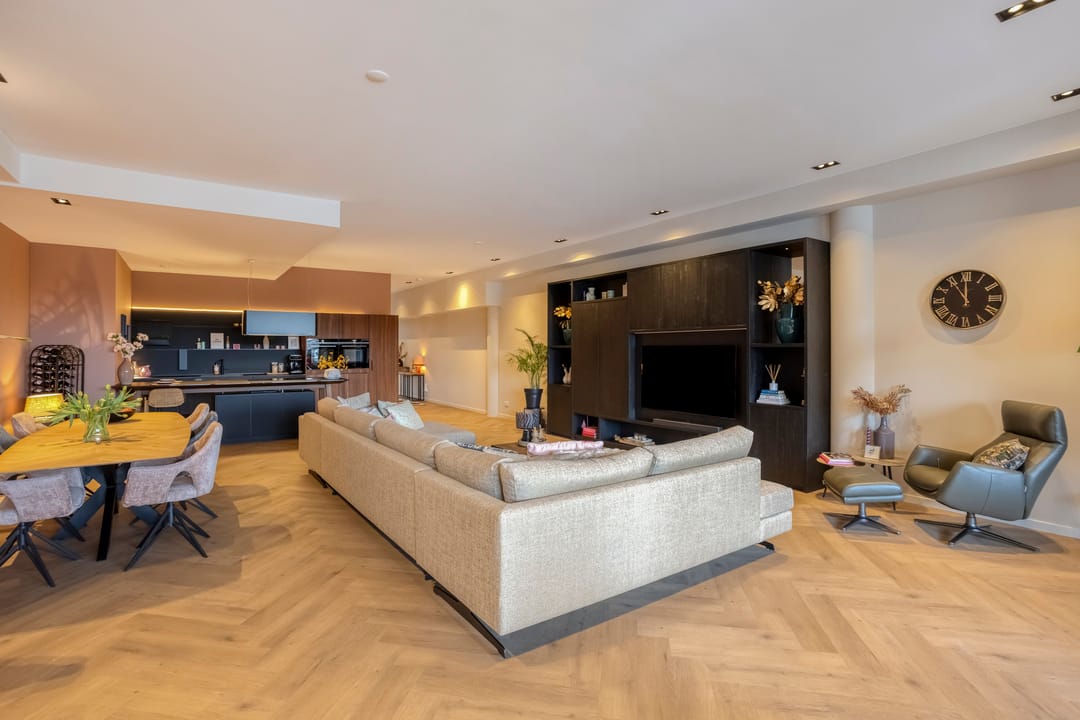 Photo 11 of Oosterweezenstraat 101-D