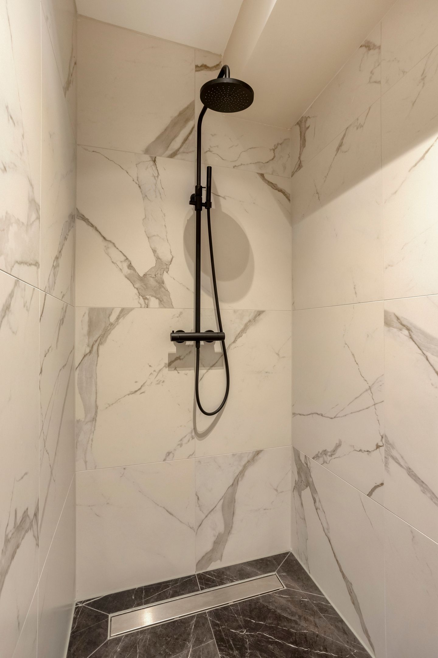 Photo 35 of Oosterweezenstraat 101-D