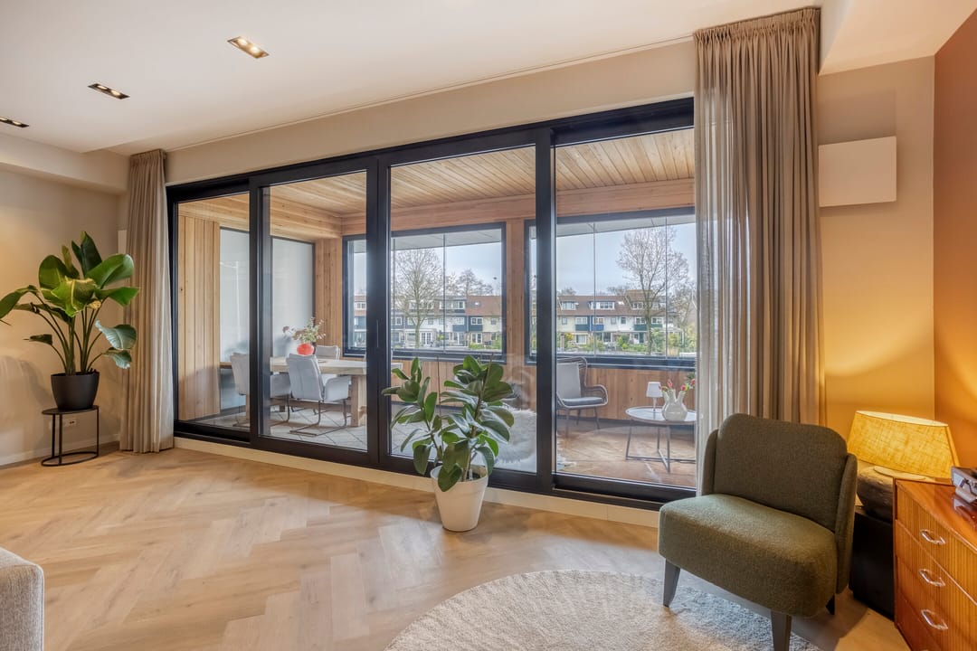 Photo 16 of Oosterweezenstraat 101-D