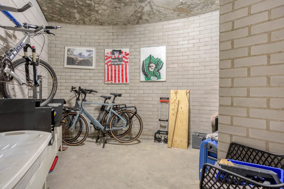 Photo 47 of Oosterweezenstraat 101-D