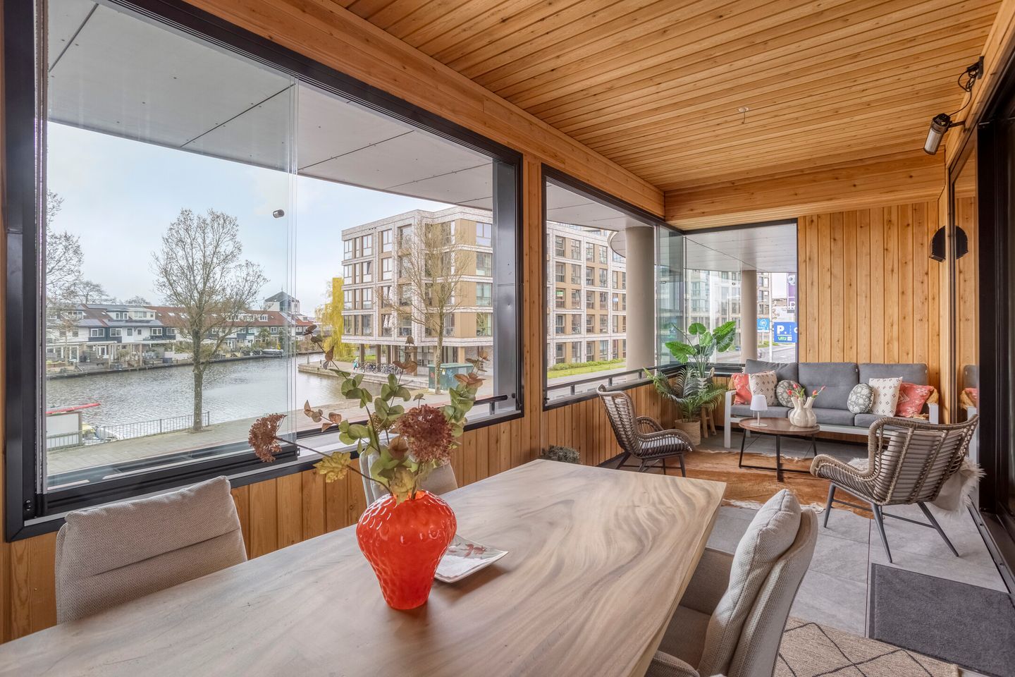 Photo 4 of Oosterweezenstraat 101-D