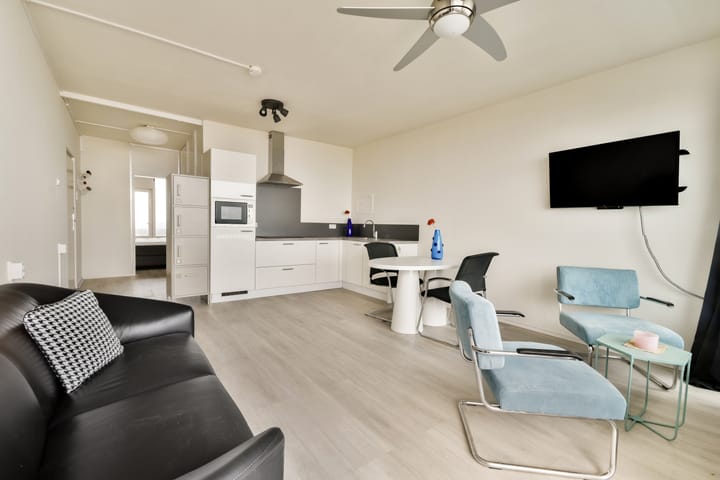 Photo 3 of Burgemeester van Fenemaplein 2-A0305